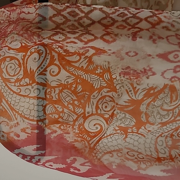 Chico's EUC light Scarf - Picture 6 of 6